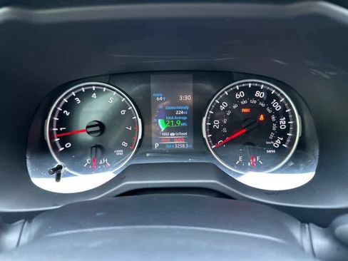 Used 2022 Toyota RAV4 LE image 25