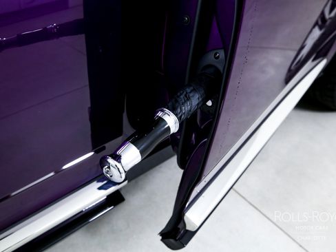 Used 2025 Rolls-Royce Cullinan image 24