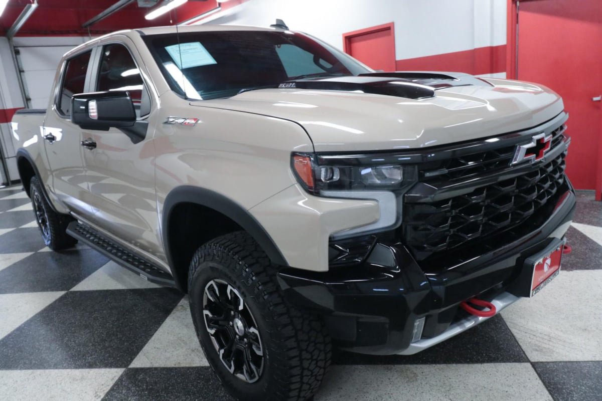 Used 2022 Chevrolet Silverado 1500 ZR2 w/ Technology Package AWD/4WD image 4