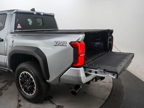 Used 2025 Toyota Tacoma TRD Off-Road w/ TRD Off Road Upgrade Package AWD/4WD image 9