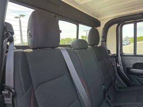 Used 2021 Jeep Gladiator Rubicon image 14