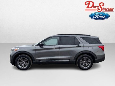 Used 2023 Ford Explorer XLT w/ Equipment Group 202A image 10