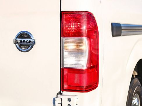 Used 2016 Nissan NV 3500 SV w/ SV Technology Package image 10