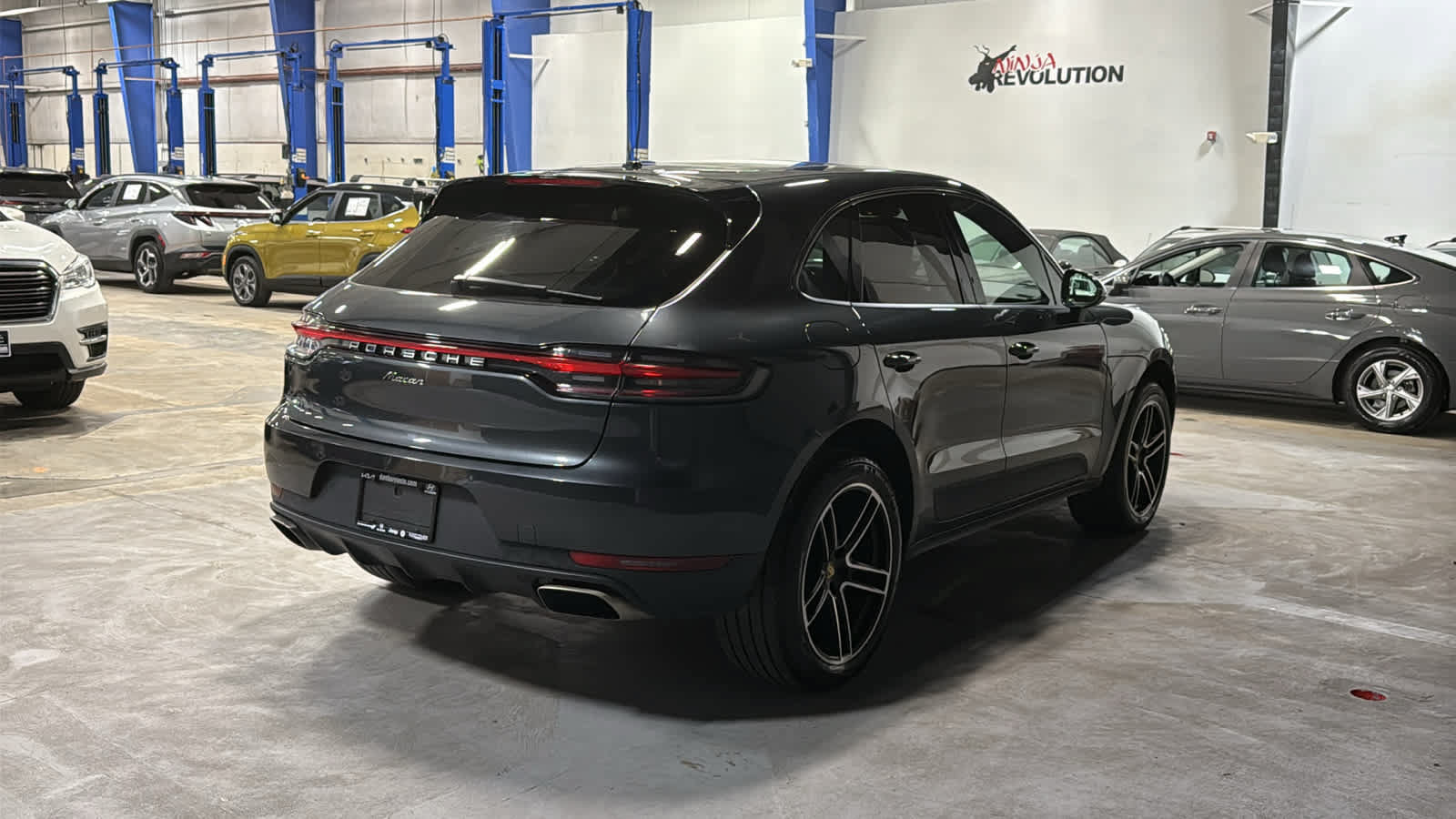 Used 2021 Porsche Macan AWD/4WD image 4