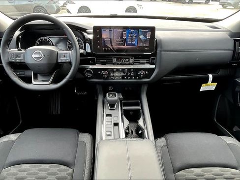 New 2026 Nissan Pathfinder SV w/ SV Premium Package FWD image 5
