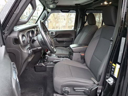 Used 2022 Jeep Wrangler Unlimited Sport image 13