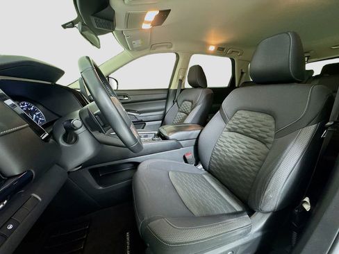 Used 2022 Nissan Pathfinder SV image 8