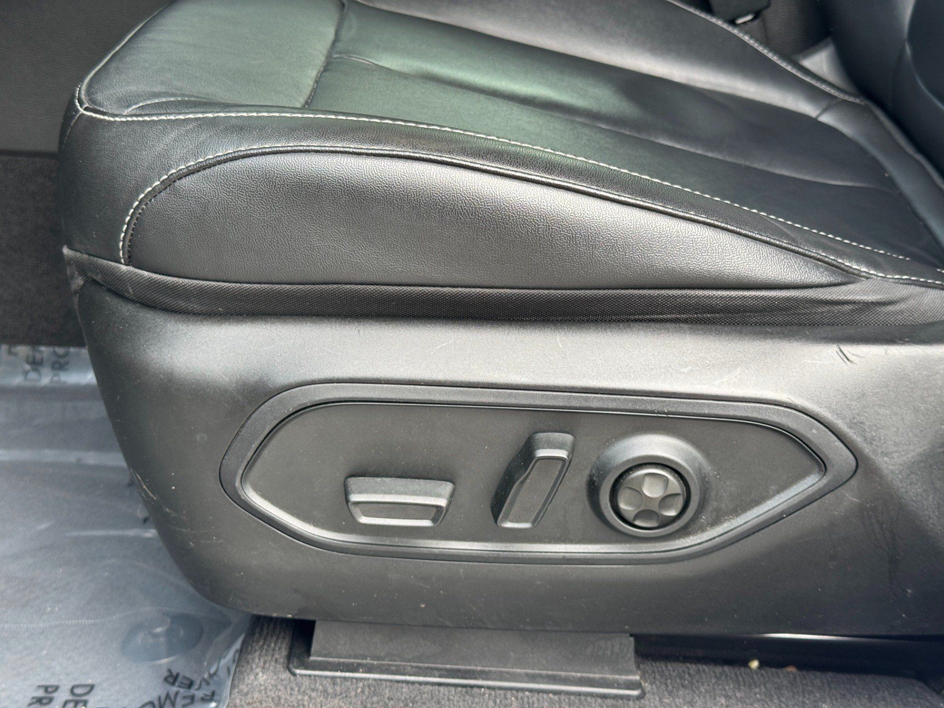 Used 2022 Jeep Grand Cherokee Limited AWD/4WD image 32