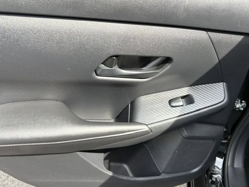 Used 2025 Nissan Sentra S FWD image 16