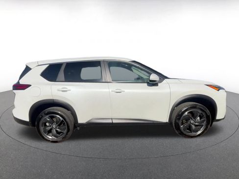 Used 2025 Nissan Rogue SV image 16