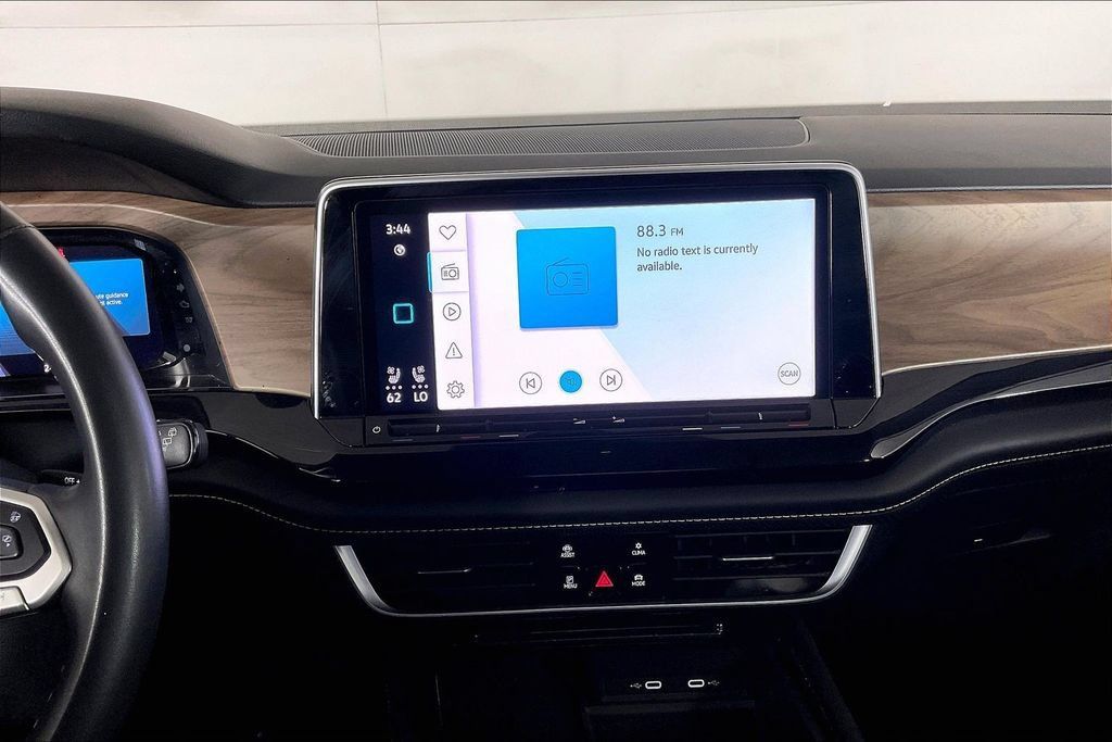 Used 2024 Volkswagen Atlas SE FWD image 5