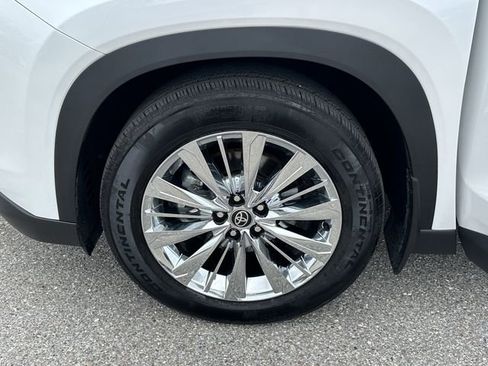 Used 2024 Toyota Grand Highlander Platinum image 39