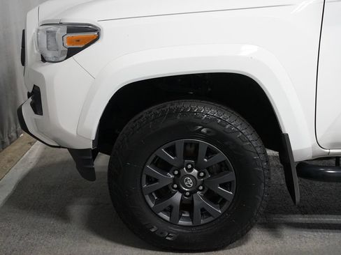 Certified 2022 Toyota Tacoma SR5 RWD image 5