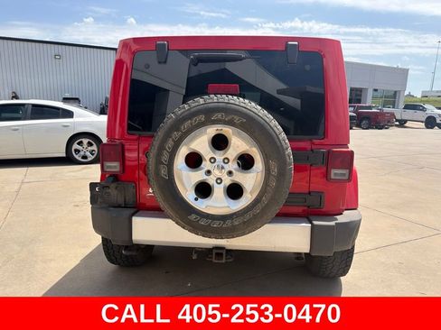 Used 2015 Jeep Wrangler Unlimited Sahara w/ Connectivity Group AWD/4WD image 4