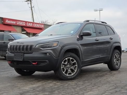 Used 2021 Jeep Cherokee Trailhawk image 2
