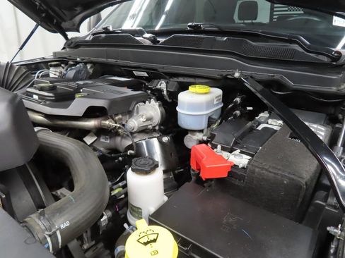 Used 2024 RAM 2500 Big Horn w/ Night Edition AWD/4WD image 21