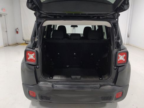 Used 2021 Jeep Renegade Latitude AWD/4WD image 29