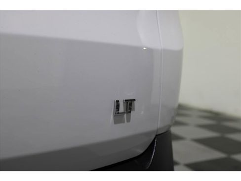 Used 2022 Chevrolet Traverse LT image 15