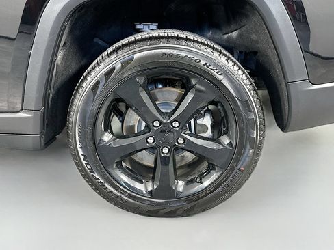 Used 2025 Jeep Grand Cherokee L Limited w/ Luxury Tech Group II RWD image 34