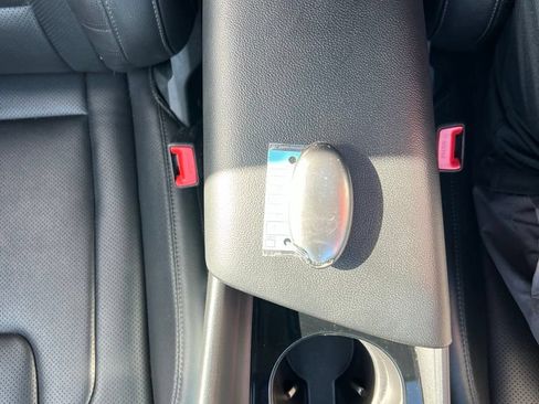 Used 2024 Hyundai Elantra Limited FWD image 42