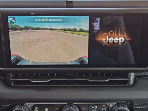 New 2025 Jeep Gladiator Rubicon w/ Convenience Group image 19