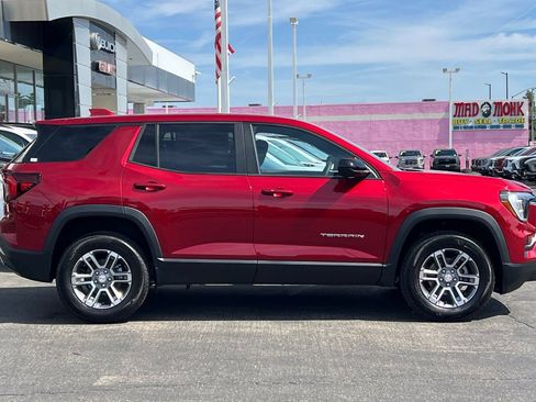 New 2026 GMC Terrain Elevation FWD image 3