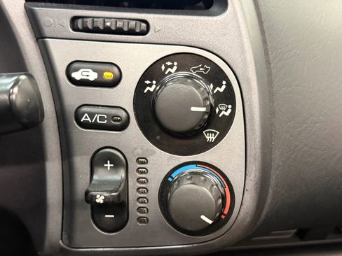 Used 2003 Honda S2000 image 26