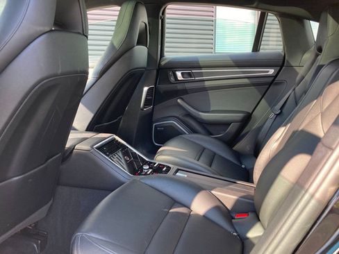 Certified 2023 Porsche Panamera 4 Platinum Edition image 18