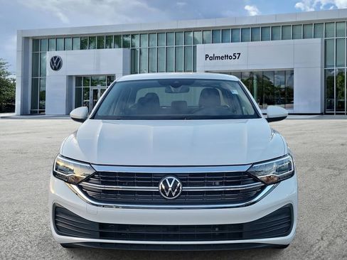 Used 2022 Volkswagen Jetta S image 2