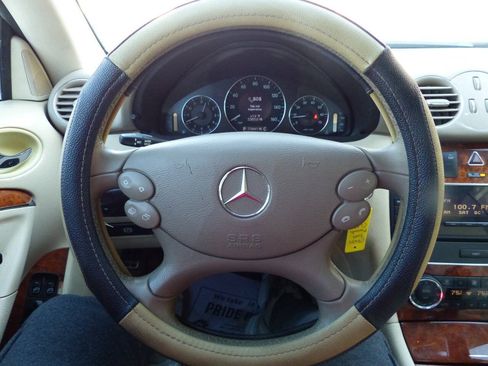 Used 2009 Mercedes-Benz CLK 350 Coupe image 27