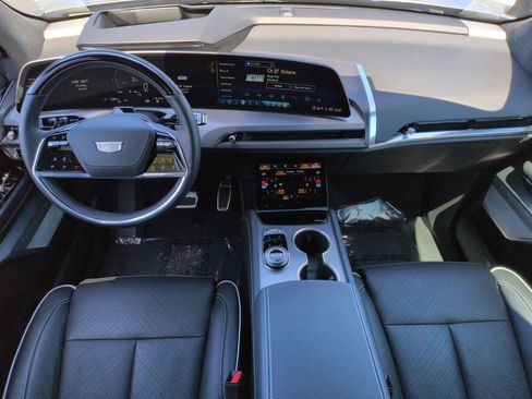 Used 2026 Cadillac Vistiq Platinum AWD/4WD image 29