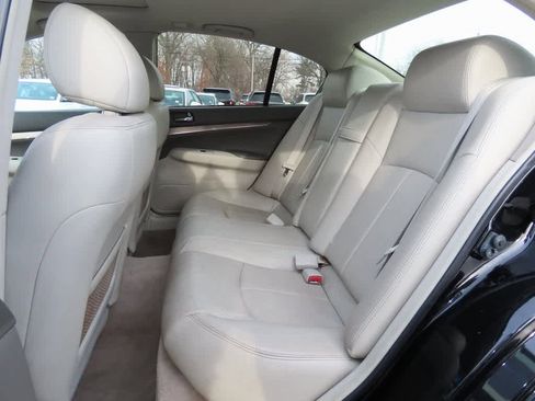 Used 2013 INFINITI G37 x w/ Premium Pkg image 12