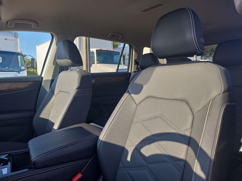 Used 2026 Volkswagen Atlas SE FWD image 24