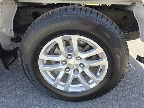 Used 2020 Chevrolet Silverado 1500 LT AWD/4WD image 33