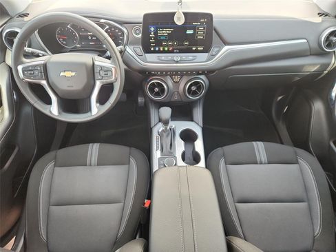Used 2024 Chevrolet Blazer LT w/ Driver Confidence Package FWD image 19