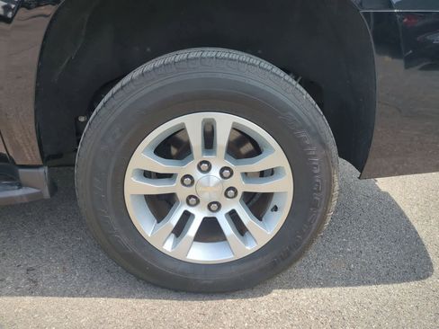 Used 2020 Chevrolet Suburban LT AWD/4WD image 13