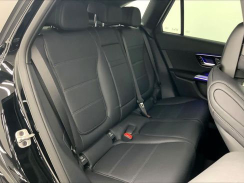Used 2026 Mercedes-Benz GLC 300 image 13