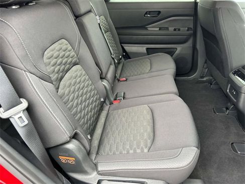 Used 2024 Nissan Pathfinder SV w/ Lighting Package (N92) image 24