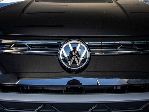 New 2026 Volkswagen Taos S FWD image 8