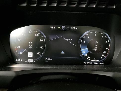 Used 2018 Volvo XC90 T6 Momentum w/ Convenience Package image 25