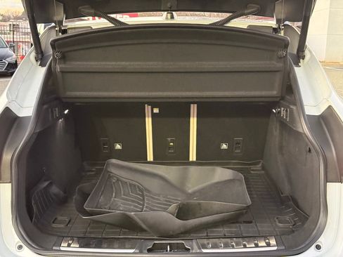 Used 2020 Jaguar F-PACE Premium image 12