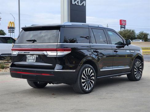 Used 2022 Lincoln Navigator Black Label image 4