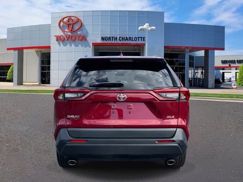 Used 2022 Toyota RAV4 XLE Premium FWD image 5