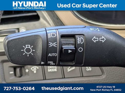 Used 2017 Hyundai Santa Fe Sport FWD image 33