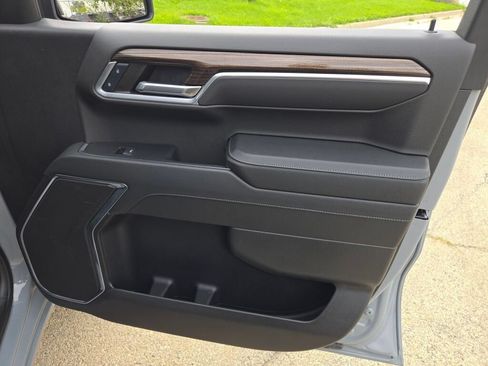 Used 2024 Chevrolet Silverado 1500 LT AWD/4WD image 5