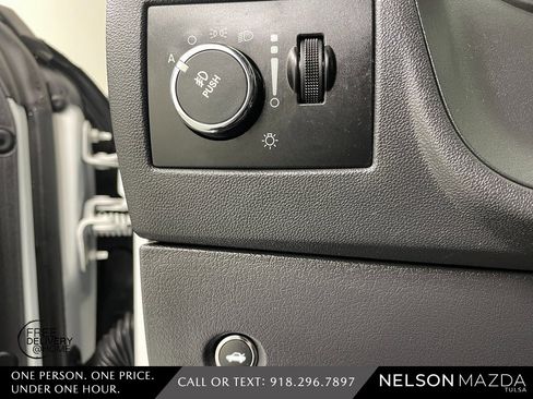 Used 2013 Dodge Challenger R/T image 27