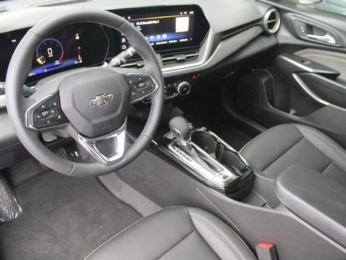 New 2026 Chevrolet Trax ACTIV w/ Sunroof Package image 2