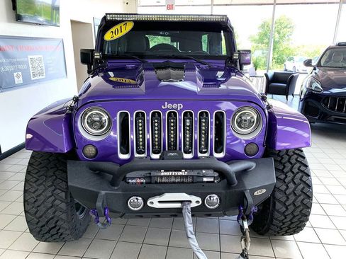 Used 2017 Jeep Wrangler Unlimited Sahara AWD/4WD image 10