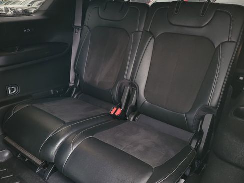 Used 2024 Jeep Grand Cherokee L Laredo image 12