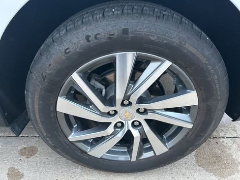 Used 2022 Chevrolet Equinox Premier image 34